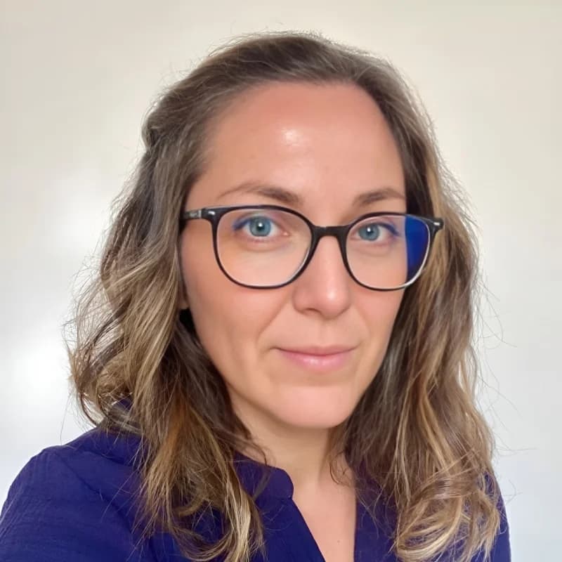 Mgr. Veronika Záškvarová Photo