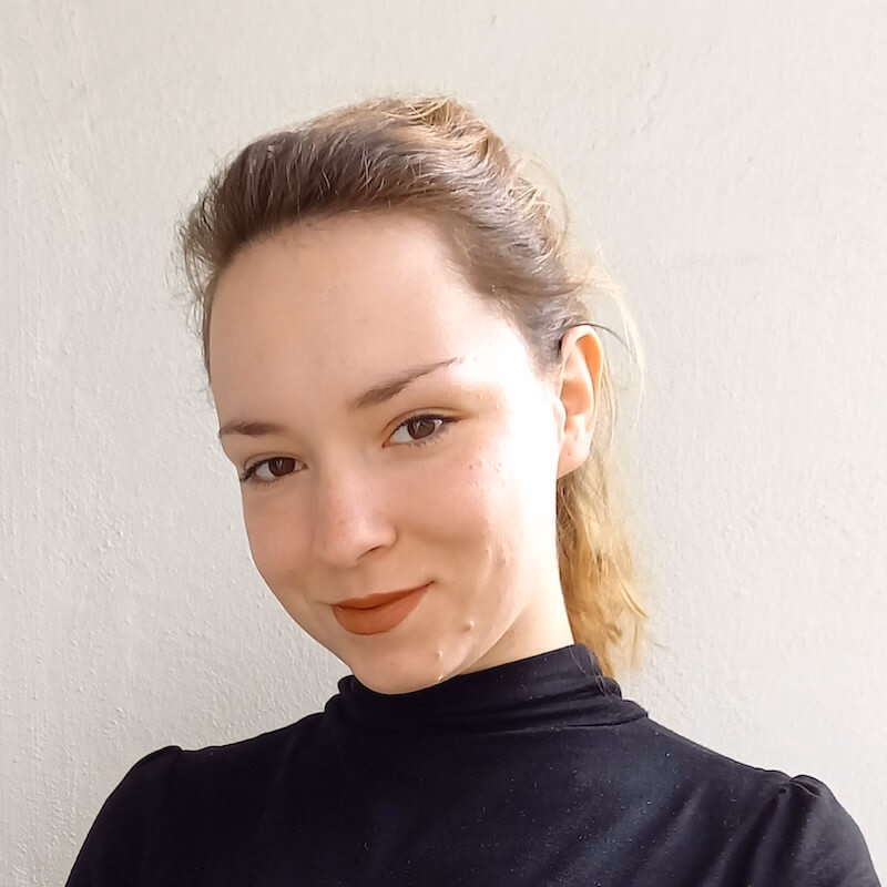 PhDr. Lea Bodnár
